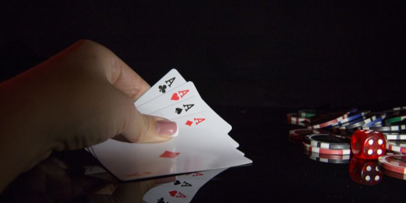 12BET_Bật Mí Thú Vị Về Bộ Bài Poker Dành Cho Người Chơi
