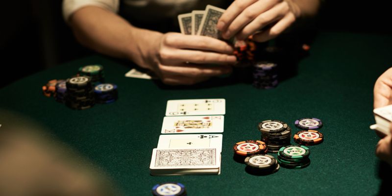 12BET_Cách Chia Poker Đúng Luật Đơn Giản, Chi Tiết Nhất